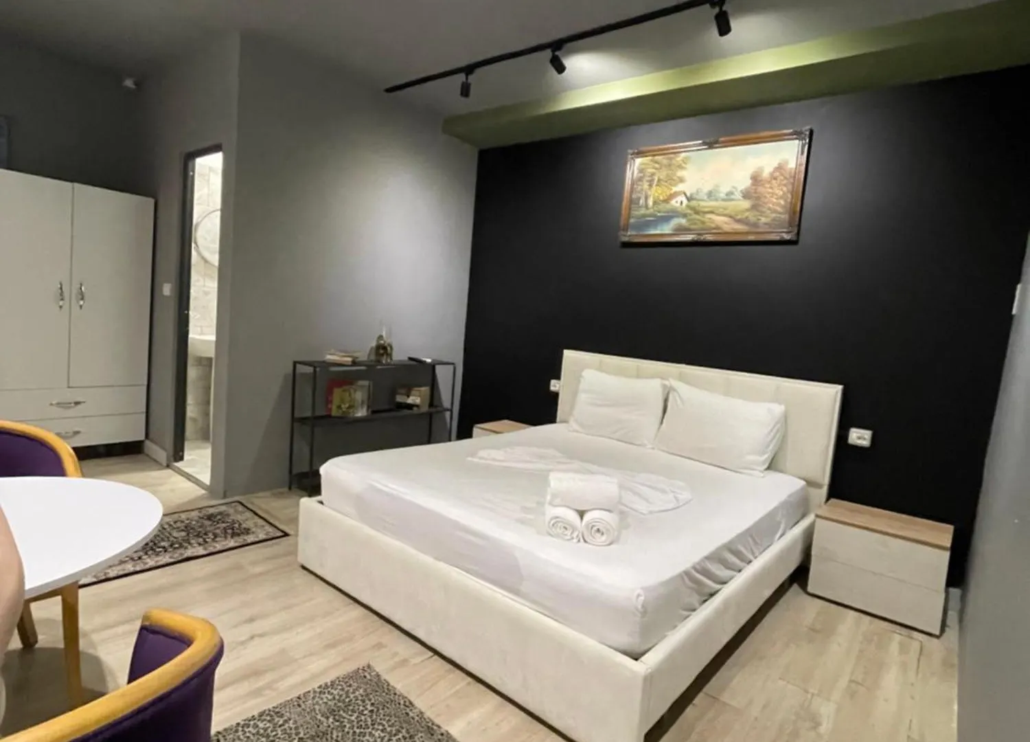 Destination Central Room 2 Tirana 0*,  Albánia